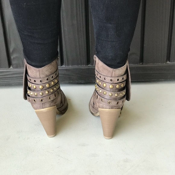 Metal Grommet Studs Wrap Around Ankle Boots - Picture 6 of 8